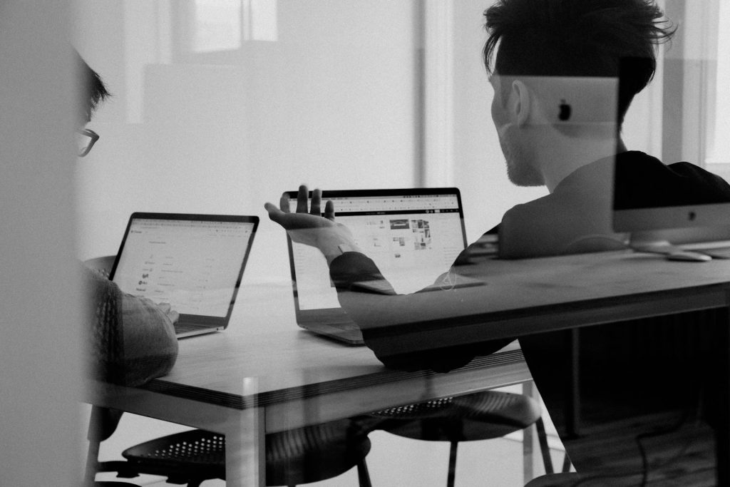 Office-Team prüft Copilot-Regeln für Outlook, Word und Excel